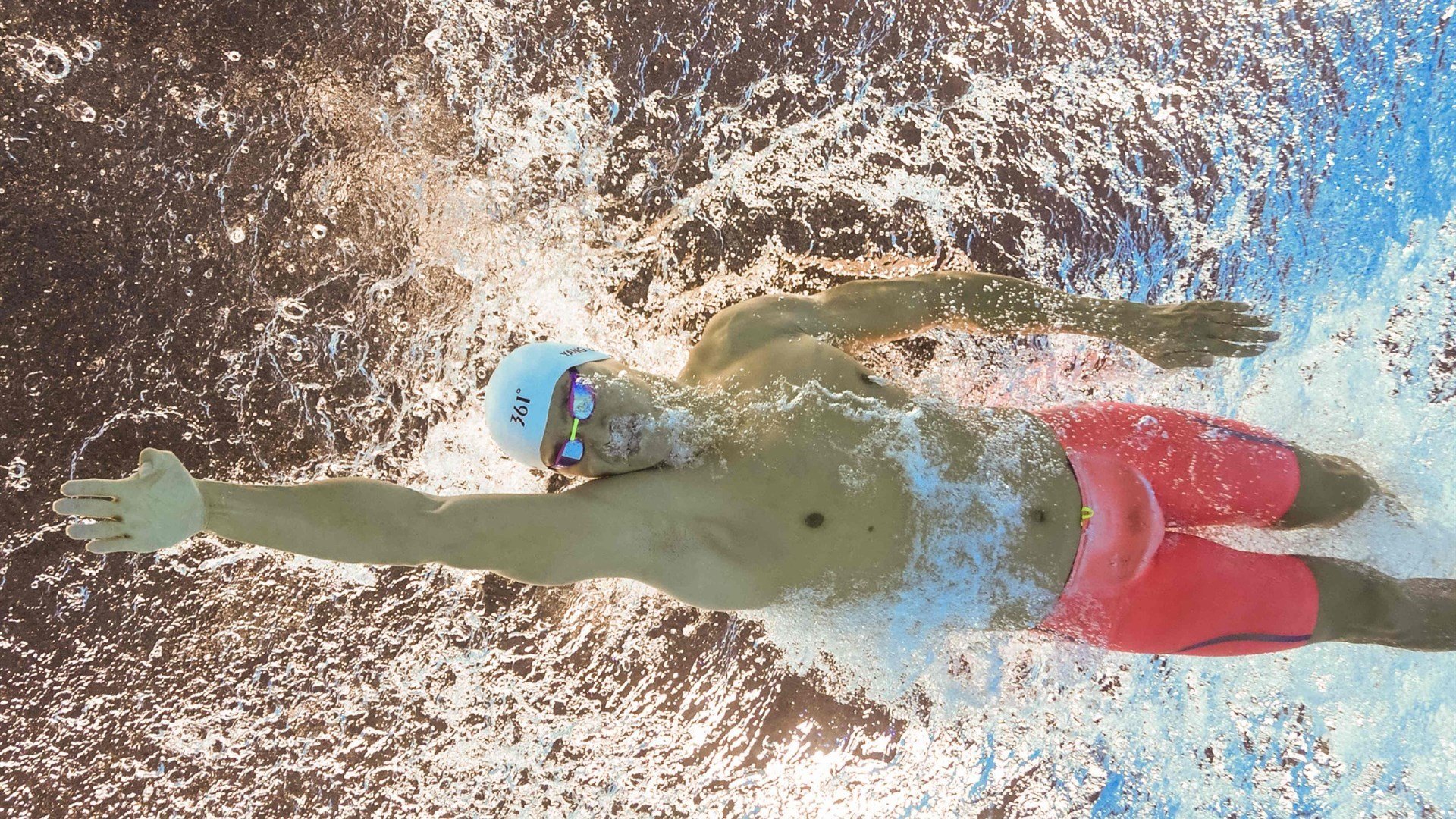 _赛场边缘：运动员的趣味小插曲_，赛场上运动员之歌